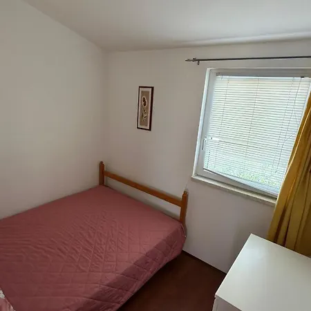 A Tengernel Apartman Vir