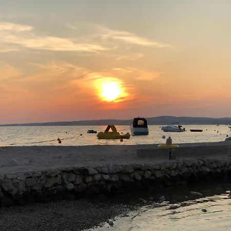 A Tengernel Apartman *